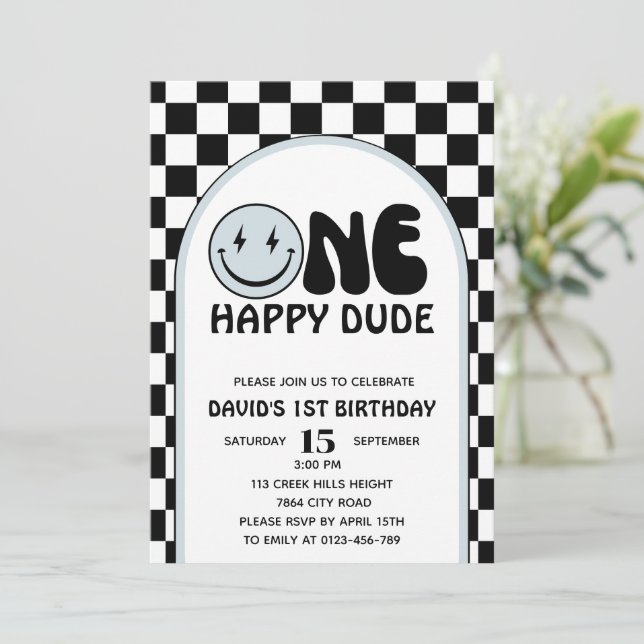 One Happy Typ Blue Happy Face Boy Birthday Einladung (Stehend Vorderseite)