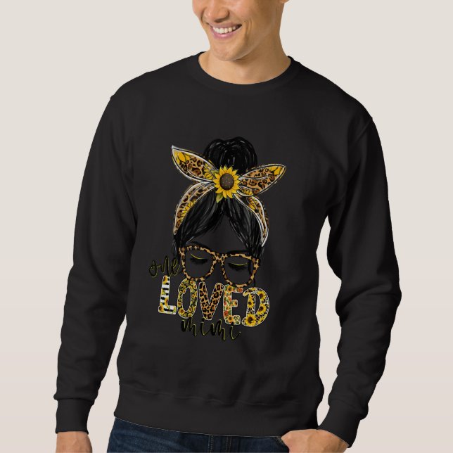 One Loved Mimi Messy Bun Women Valentine's Day Sweatshirt (Vorderseite)