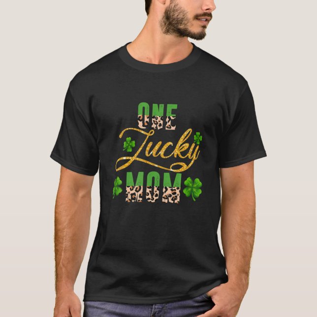 One Lucky Mama Leopard Kleeblatt Happy St Patrick' T-Shirt (Vorderseite)