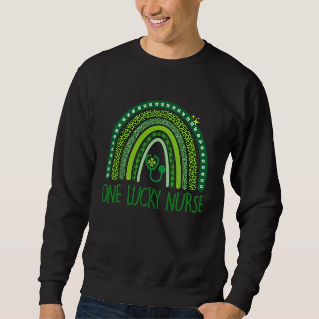 One Lucky Nurse Scrub RN ICU ER St Patricks Day Nu Sweatshirt (Vorderseite)