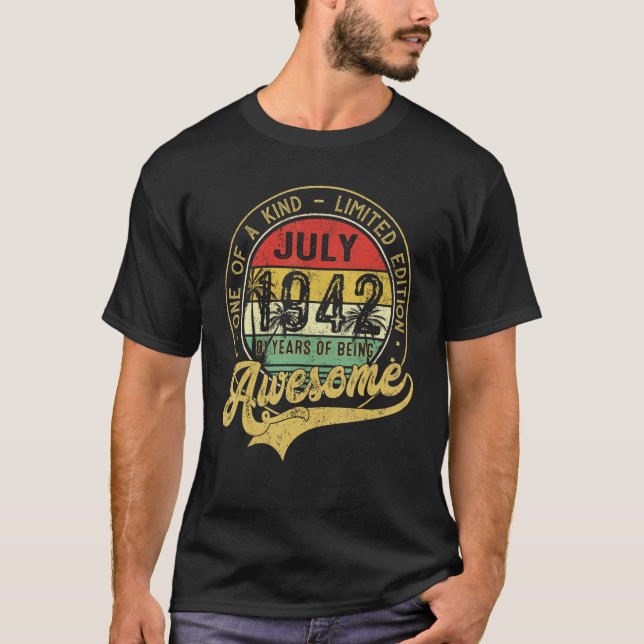 One Of A Kind  Awesome Since July 1942 T-Shirt (Vorderseite)