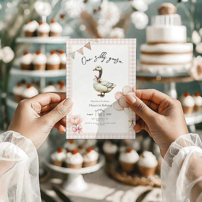 One Silly Goose Girl 1st Birthday  Invitation (Créateur téléchargé)
