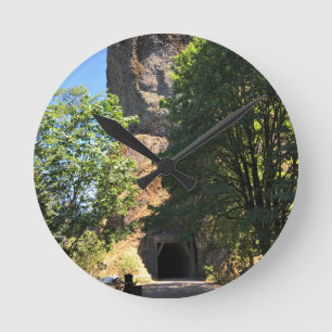 Oneonta-Gorgentunnel, OR Runde Wanduhr