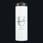 Onkel Elegant Script Monogram Thermosbecher<br><div class="desc">Tasse für den Onkel - neu oder lange etabliert,  die Sie mit dem Datum,  an dem sie Onkel geworden sind,  personalisieren können. Dieses Design hat elegante handgeschriebene Schrift,  moderne Typografie. Tasse hat ein Monogramm erste U mit dem Namen Onkel.</div>