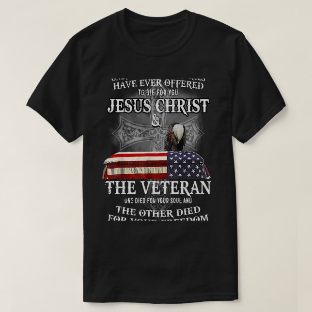 only two defining forces have ever offered to die T-Shirt (Design vorne)