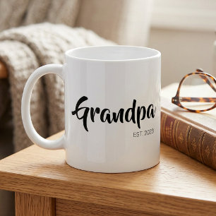 Opa hat ein einfaches Geschenk für den Großvater e Kaffeetasse