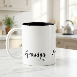 Opa hat ein einfaches Geschenk für den Großvater e Zweifarbige Tasse