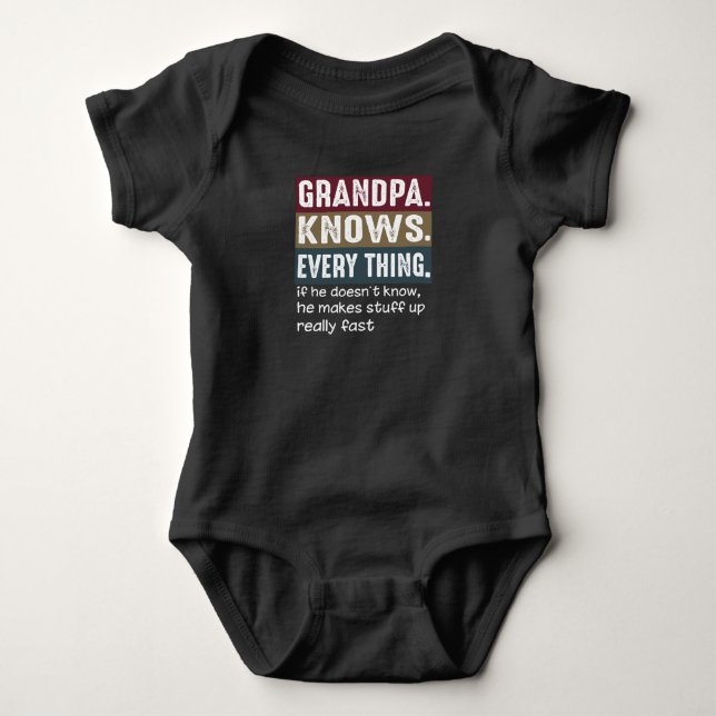 Opa kennt alles Vintage grauenvolle Zitate Baby Strampler (Vorderseite)