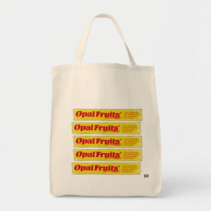 Opal trägt Tasche Früchte