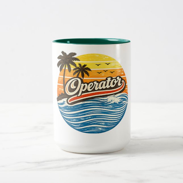 Operator Retro Sunset Design Zweifarbige Tasse (Mittel)