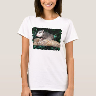 Opossum auf Niederlassung T-Shirt