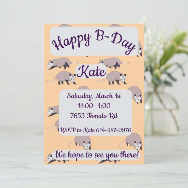 Opossums Happy Birthday Einladung (Stehend Vorderseite)