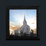 Oquirrh Mountain LDS Utah Temple Sonnenuntergang Schmuckschachtel<br><div class="desc">schönes Bild des Oquirrh-Tempels in Utah. Ideal,  um Ihren Lieblingstempel zu zeigen!</div>