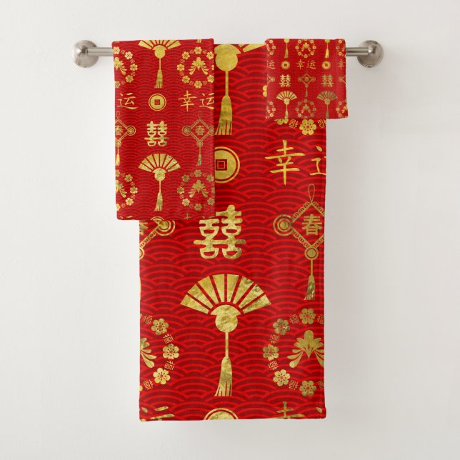 Or sur le motif chinois chanceux rouge de symboles (En situation)