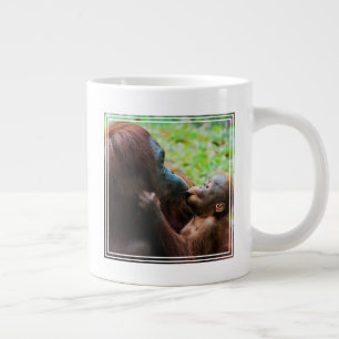 Orang-Utan-Mutter mit Baby Jumbo-Tasse