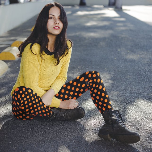 Orange and Black Polka Dots Pattern Halloween Leggings (Von Creator hochgeladen)
