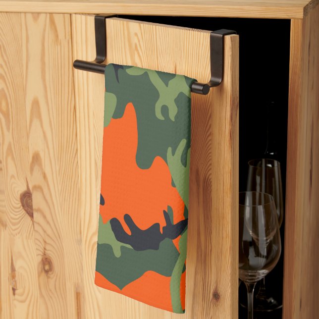 Orange and Green Camouflage, Militär, Armee Geschirrtuch (Drittel gefaltet)