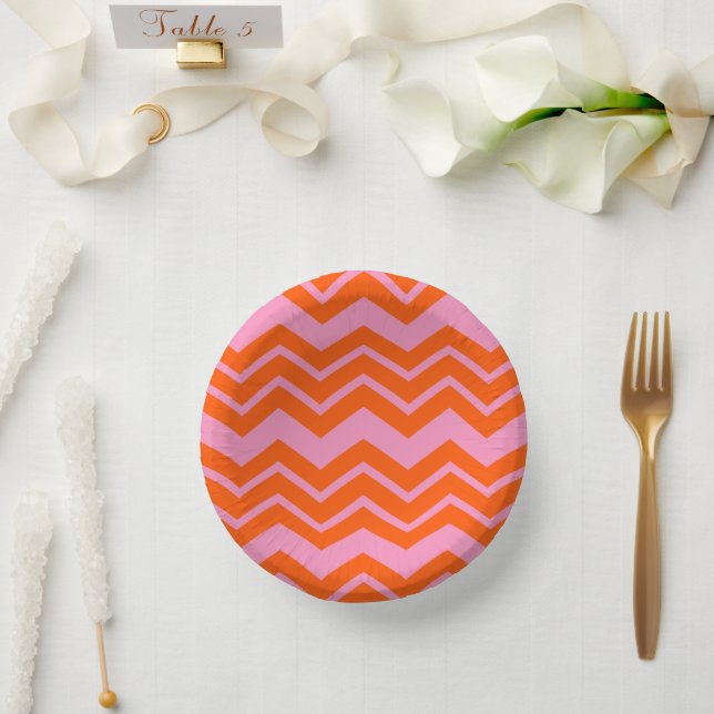 Orange and Pink Chevron Pattern Design  Pappteller (Hochzeit)