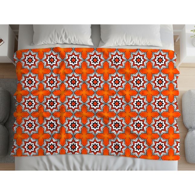 Orange and white geometric mandala pattern Towel Fleecedecke (Von Creator hochgeladen)