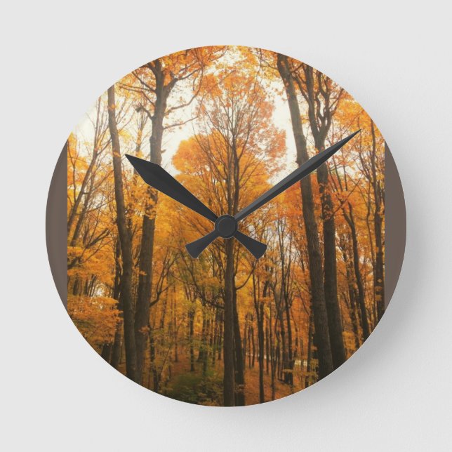 Orange Autumn Forest Runde Wanduhr (Vorderseite)