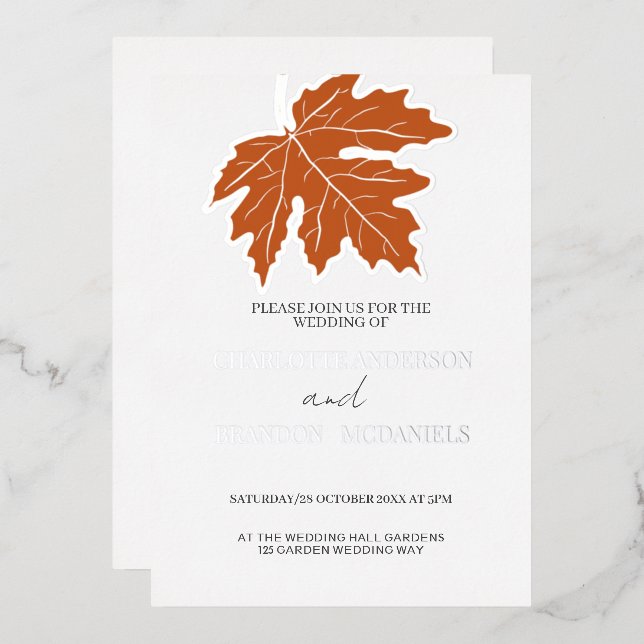 Orange Autumn Maple Leaf Wedding Silver Folieneinladung (Vorderseite/Rückseite)