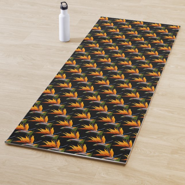 Orange Bird of Paradise Pattern auf Schwarz Yogamatte (Beispiel)
