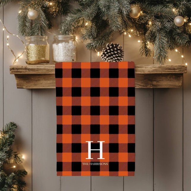 Orange Black Buffalo Plaid Monogram Holiday Geschirrtuch (Von Creator hochgeladen)