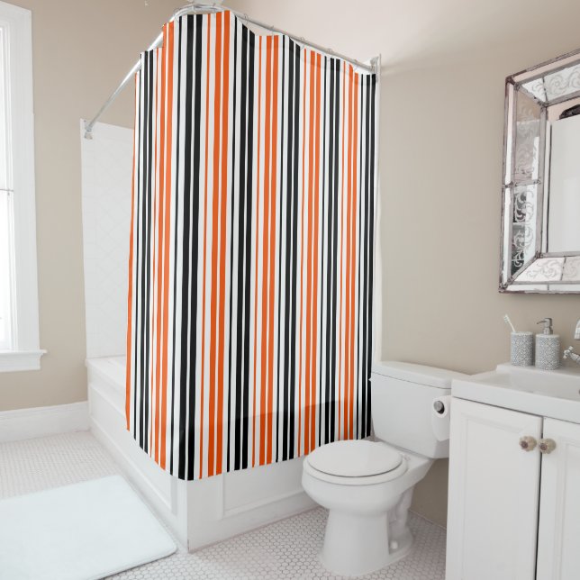 Orange Black White Stripes Pattern Design  Duschvorhang (Beispiel)