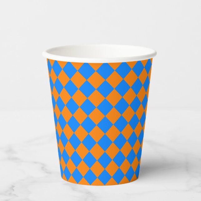 Orange Blue Checker Diamond Pattern Pappbecher (Vorderseite)