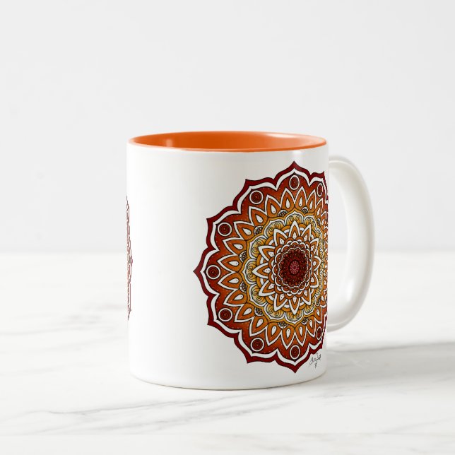 Orange & Brown Spiral and Floral Mandala Zweifarbige Tasse (VorderseiteRechts)