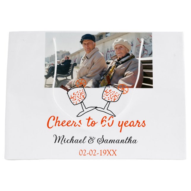 Orange cheers to 60 years anniversary wedding  große geschenktüte (Vorderseite)