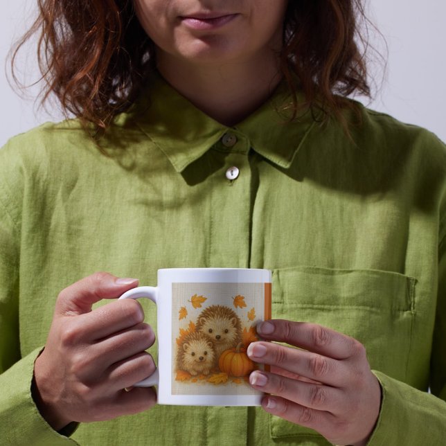 Orange Cosy Fall vibes Igel Pumpkin Blätter Kaffeetasse (Von Creator hochgeladen)