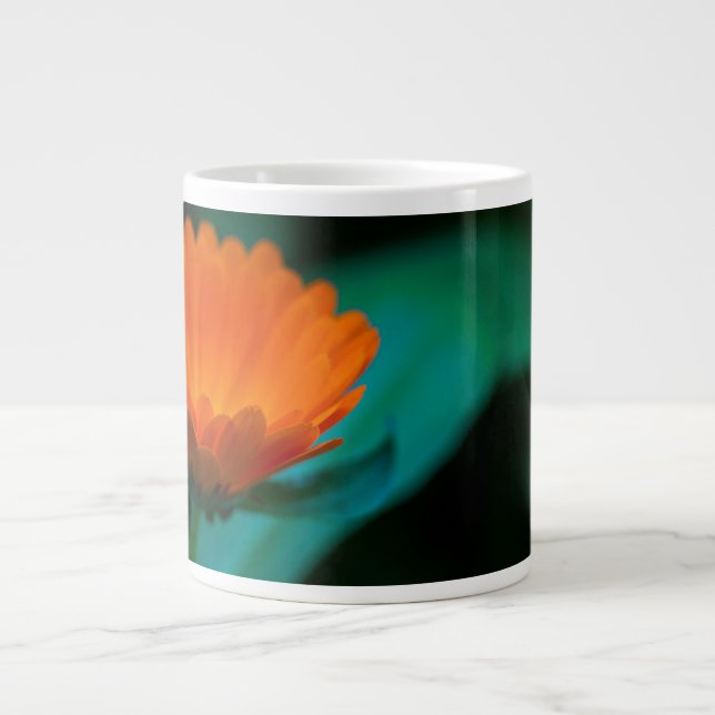 Orange daisy Blume Jumbo-Tasse (Vorderseite)