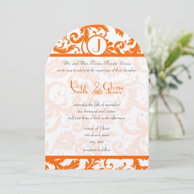 Orange Damask Monogram Wedding Einladung (Stehend Vorderseite)