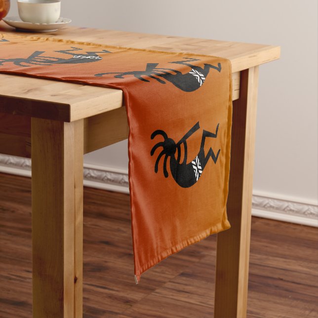 Orange Desert Sunset Kokopelli Südwest Kurzer Tischläufer (Beispiel)