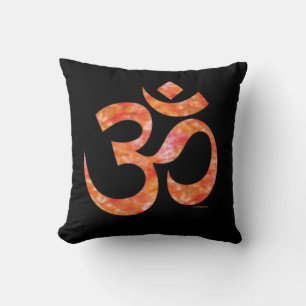 Orange Gefärbte Krawatte Om Symbol Spirituelles Sc Kissen