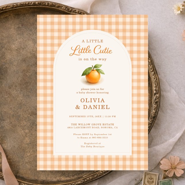 Orange Gingham Little Cutie Couples Baby Shower Einladung (Von Creator hochgeladen)
