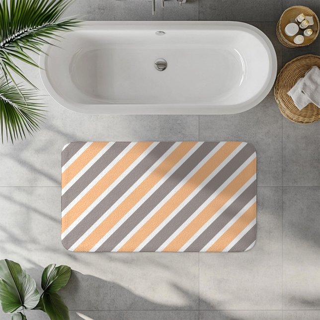 Orange Gray Diagonal Stripes Badematte (Von Creator hochgeladen)