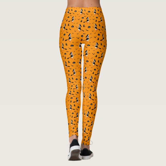 Orange Halloween mit Hexen und schwarzen Katzen Leggings (Rückseite)