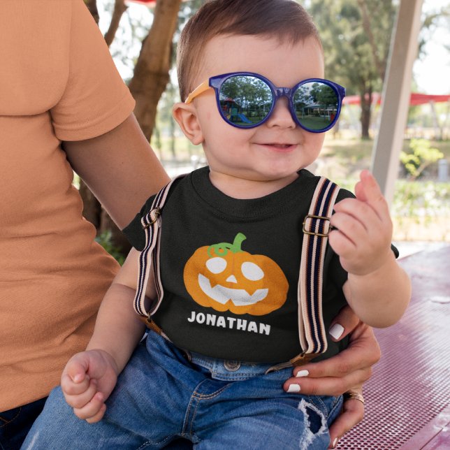 Orange Halloween Pumpkin with Name Baby T-shirt (Von Creator hochgeladen)