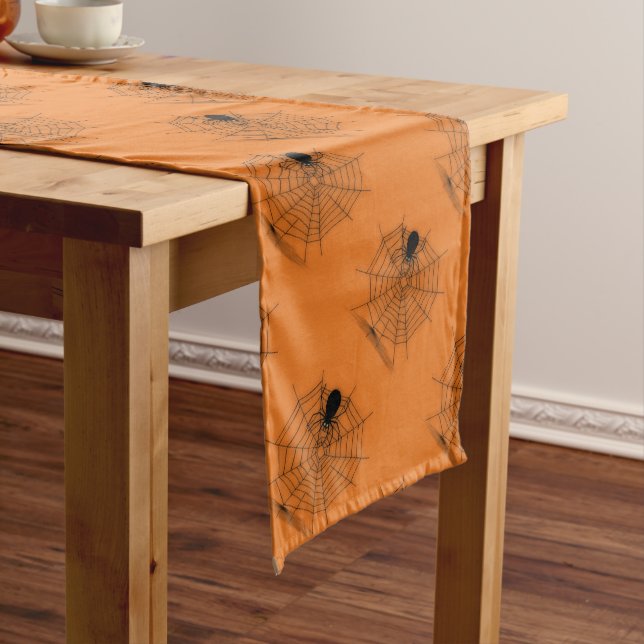 Orange Halloween Spider Web Table Runner Großer Tischläufer (Beispiel)