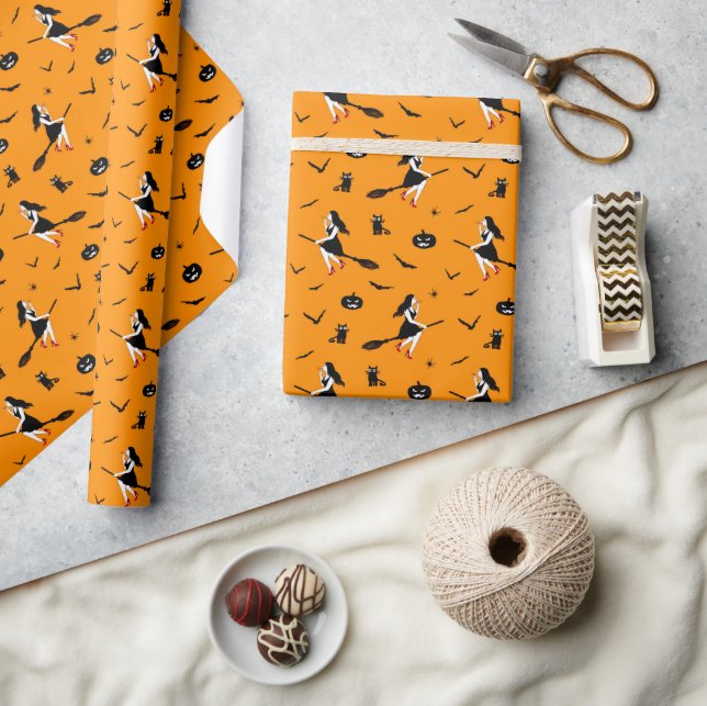 Orange Halloween Wrapping Paper mit Hexen Geschenkpapier (Kunsthandwerk)