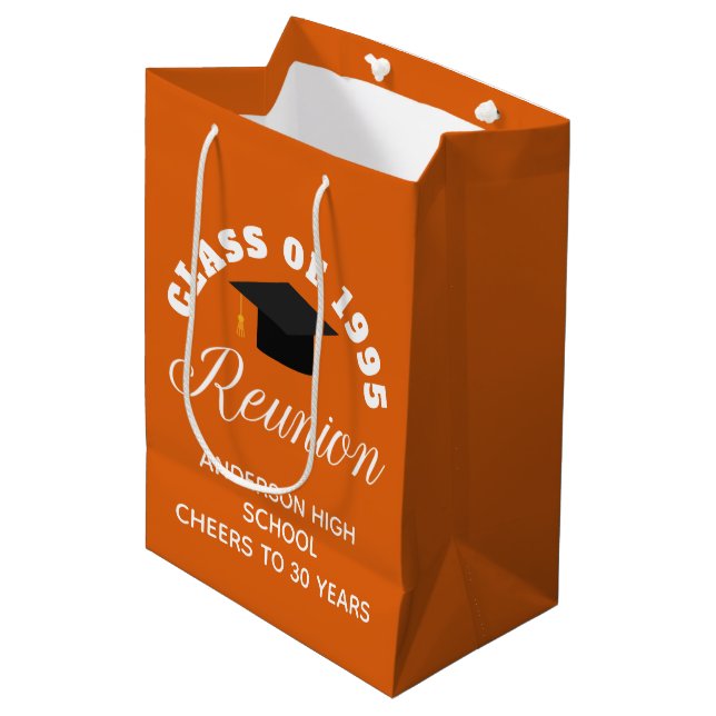 Orange High School Wiedersehen Personalisiert Part Mittlere Geschenktüte (Vorderseite Schrägansicht)