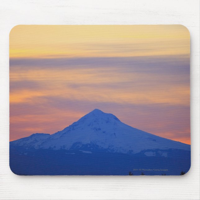 Orange Himmel-Schnee mit einer Kappe bedeckter Mousepad (Vorne)