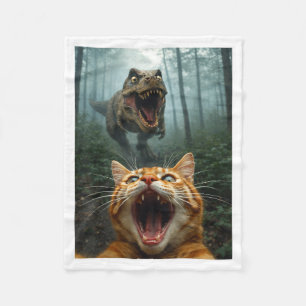 Orange Katze Selfie mit T-Rex Dinosaurier Lustige Fleecedecke