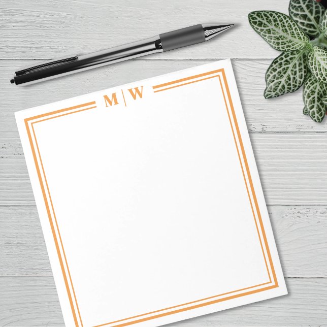 Orange Minimalistisches Monogramm Notizblock (Orange Minimalist Monogram Notepad)