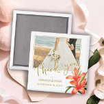Orange Oleander Blume Foto Vielen Dank für Ihre Ho Magnet<br><div class="desc">Elegantes Orange Oleander Blume Foto Danke Ihnen Hochzeitsmagnet. Foto Hochzeitsmagnet mit einem Hochzeitsfest Foto, Braut- und Bräutigamen und Hochzeitstag. Das Design zeigt eine atemberaubende Darstellung der lebhaften Orangenölander-Blüten und üppigen grünen Blätter. Das warme Blumendesign erinnert an ein Gefühl von Romantik und natürlicher Schönheit, perfekt für Frühlings-, Sommer- oder tropische Hochzeiten....</div>