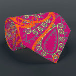 Orange Pink Paisley Peacock Colors Wedding Krawatt Krawatte<br><div class="desc">Magenta Pink und Coral Orange Yellow und Gray Mehndi Indian Paisley Peacock Wedding Party Krawatte Für die Typ. Vater der Braut, Vater des Grooms, Trauzeuge, Trauzeuge und Bräutigam. Rosa Himbeere Coral Orange und Gelb Retro Paisley Wedding Design. Vintag Inspiriert Paisley Ästhetik Mehndi Indian Paisley Wedding Krawatte. Auch perfekt für die...</div>