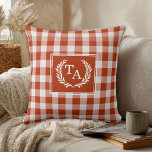 Orange-Red Gingham Monogram-Wappen Kissen<br><div class="desc">Elegantes und rustikales Orange-Red Gingham Monogram Wappen Kissen.</div>