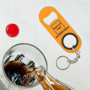 Orange Schlüsselanhänger und Flaschenöffner